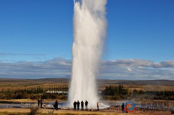 【冰岛】:欣赏震撼与奇幻的黄金圈