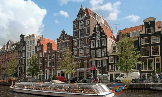 欧洲特价机票:香港飞阿姆斯特丹、巴黎、莫斯