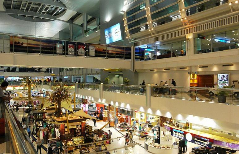 迪拜机场购物免税店.jpg